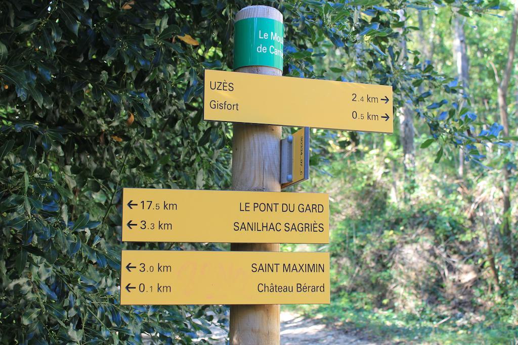 Camping La Sousta**** Remoulins Bagian luar foto