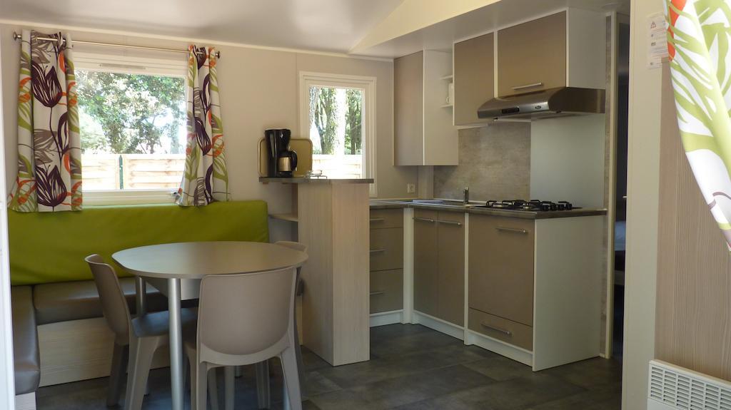 Camping La Sousta**** Remoulins Ruang foto