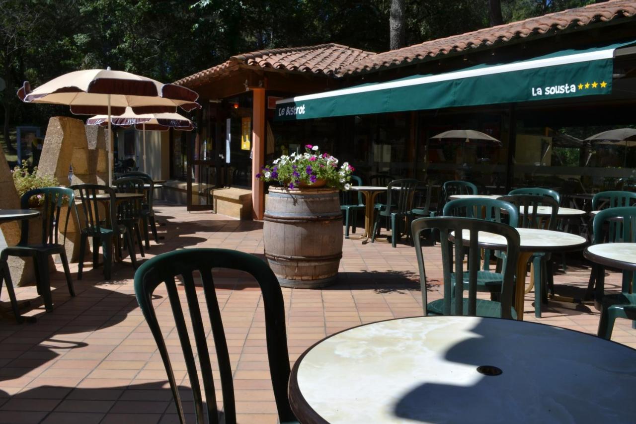 Camping La Sousta**** Remoulins Bagian luar foto
