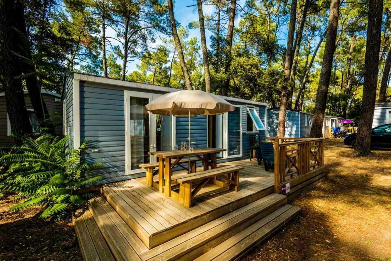 Camping La Sousta**** Remoulins Bagian luar foto